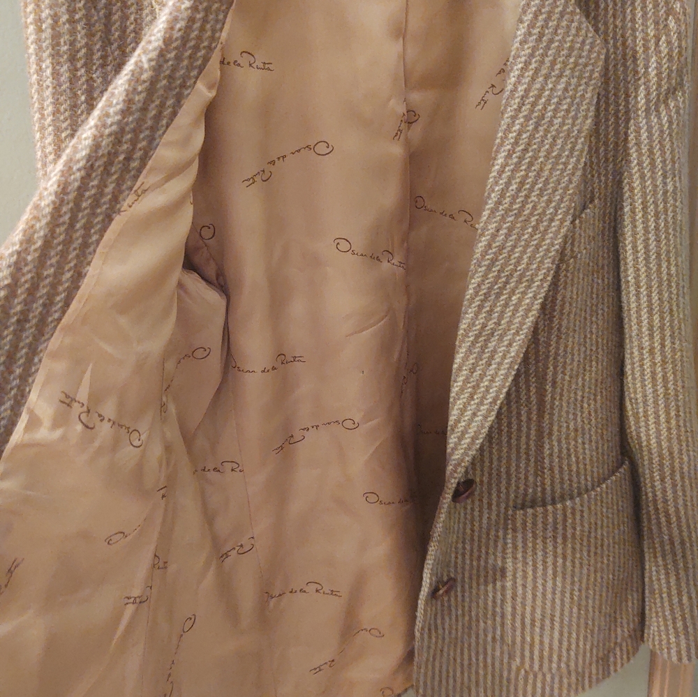Pre loved Oscar de La Renta tweed blazer.Vintage 70's - Picture 9 of 10